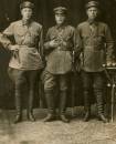 Красный командир Андрей Сторожилов (слева) с фронтовыми товарищами  » Click to zoom ->